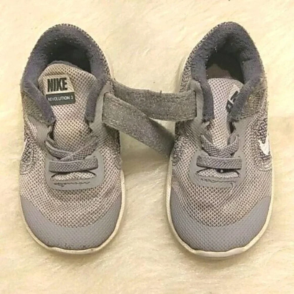Baby Nike Revolution 3 Gray Size 5 C